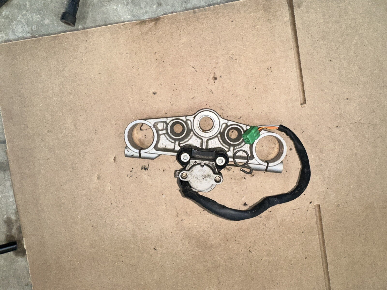 01 02 03 04 05 Suzuki GSF 1200 GSF1200 Bandit Upper Triple Tree OEM E1