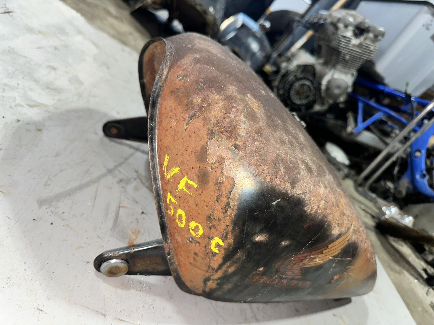 85 Honda VF500 VF 500 C V30 Magna Gas Fuel Petrol Tank 