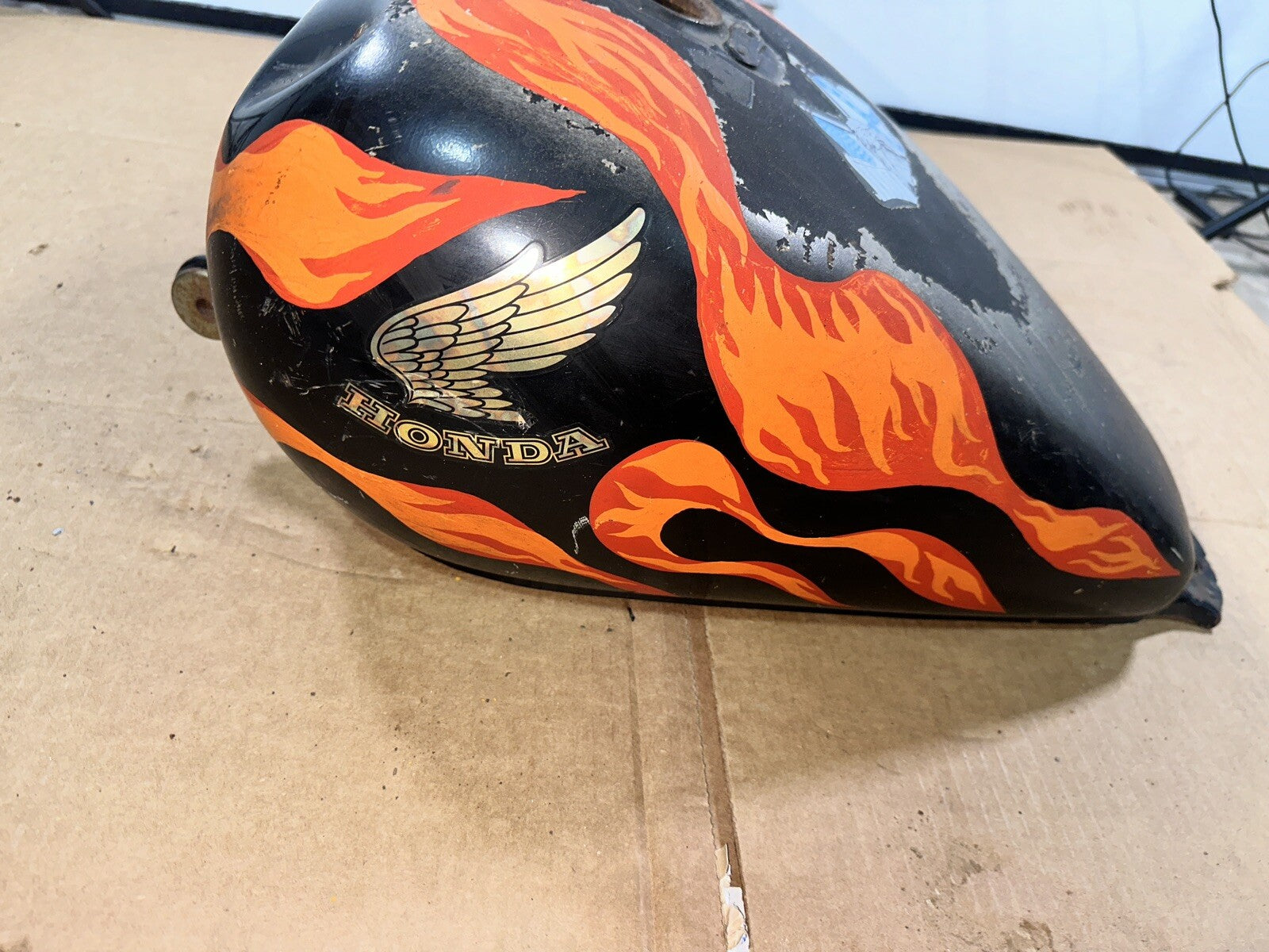 85 Honda VT 700 VT700 C Shadow petrol gas fuel tank