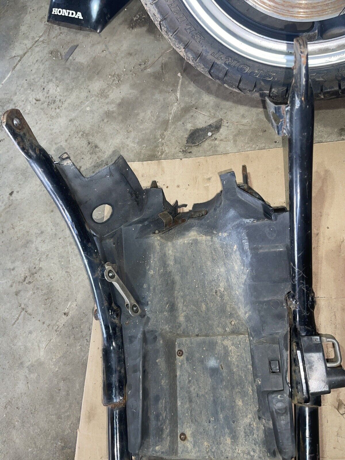 1983 Yamaha Virago 920 XV920 OEM REAR BACK FENDER SUPPORT FRAME SUBFRAME