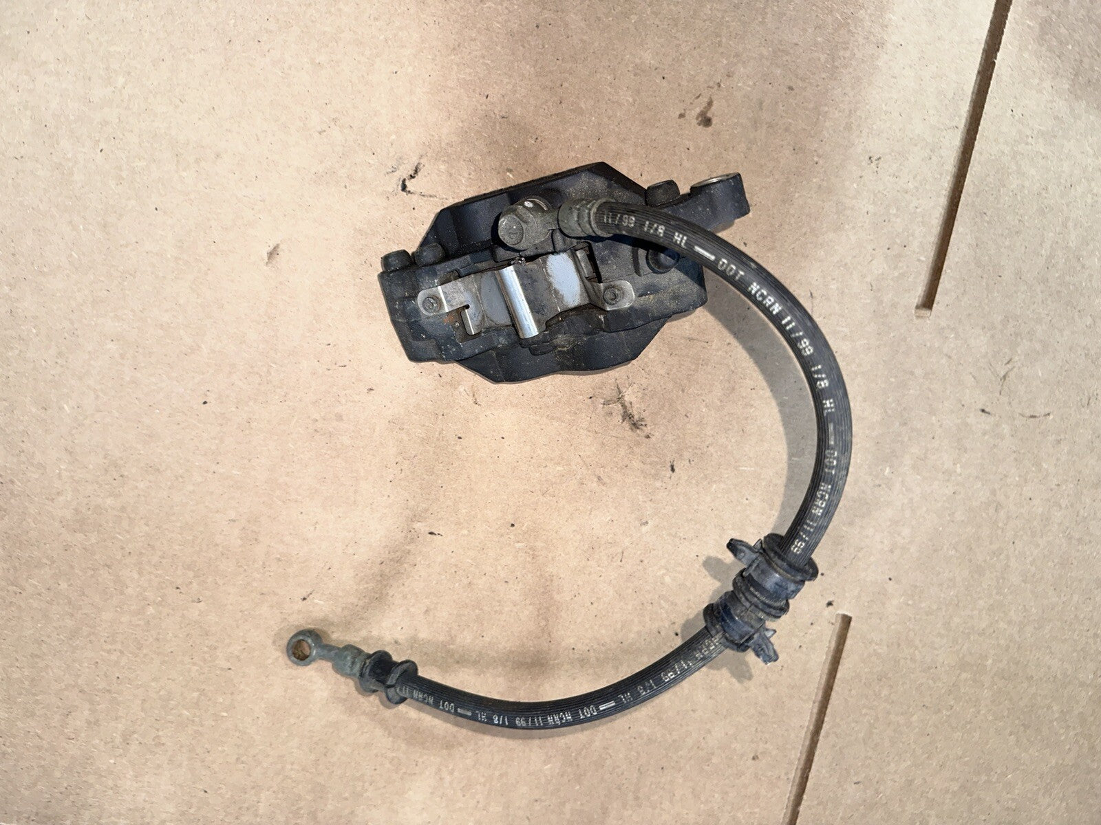 1997-2000 Suzuki GSXR600 GSXR 600 SRAD OEM Front Left Brake Stop Caliper