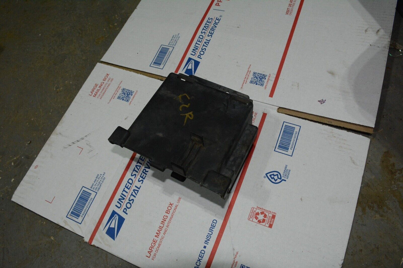 YAMAHA FZR600 BATTERY BOX 1990 