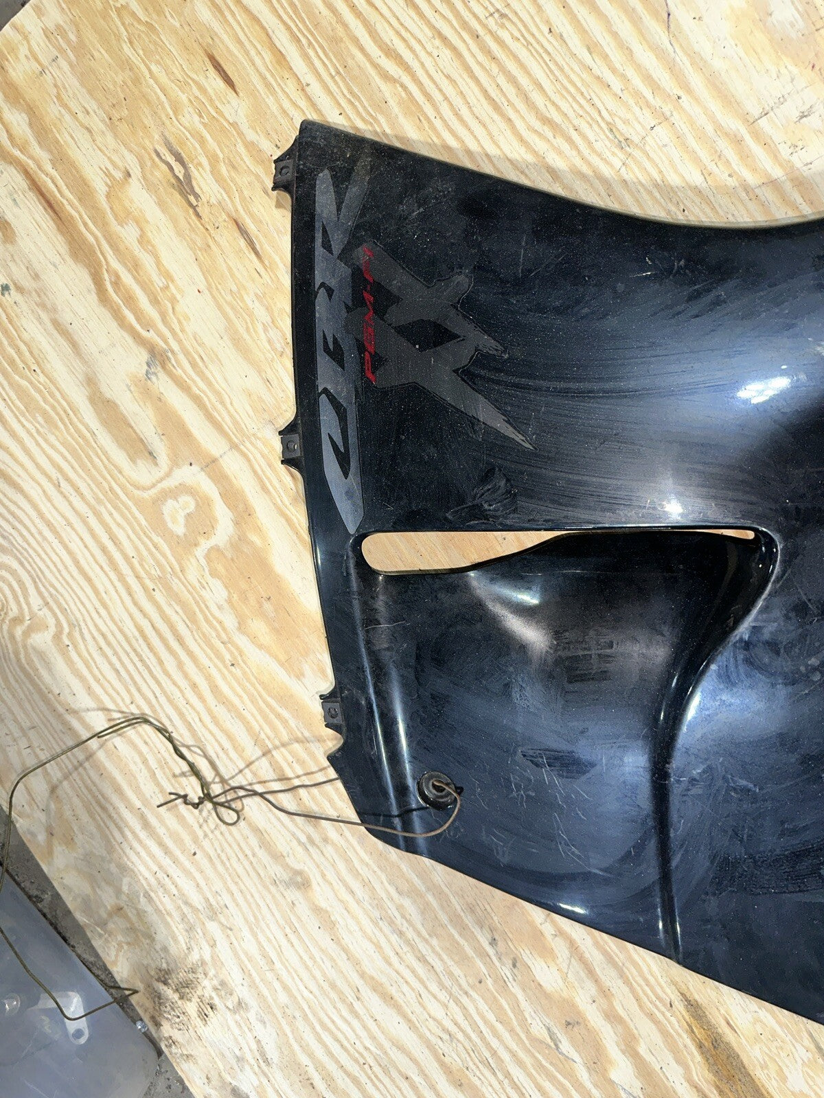 97-03 HONDA CBR1100XX RIGHT LOWER MID UPPER SIDE FAIRING COWL