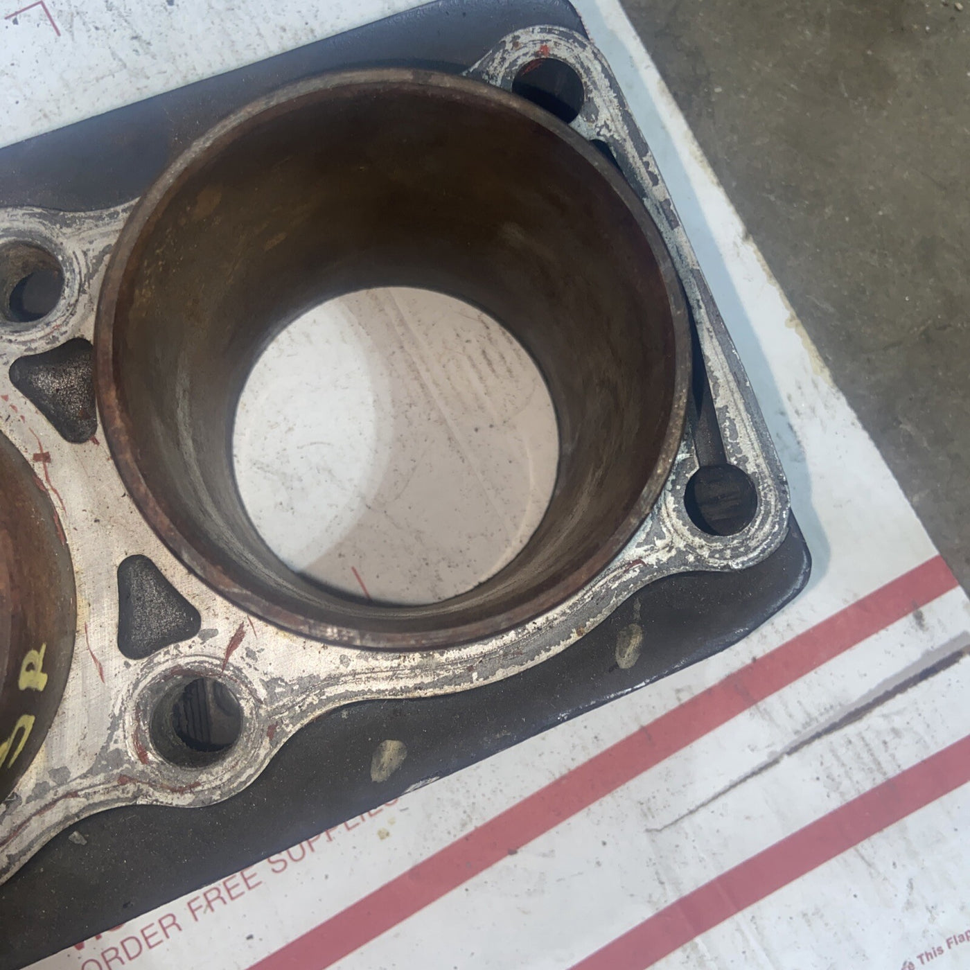1989 Suzuki GSXR ENGINE MOTOR PISTON CYLINDERS BLOCK JUG