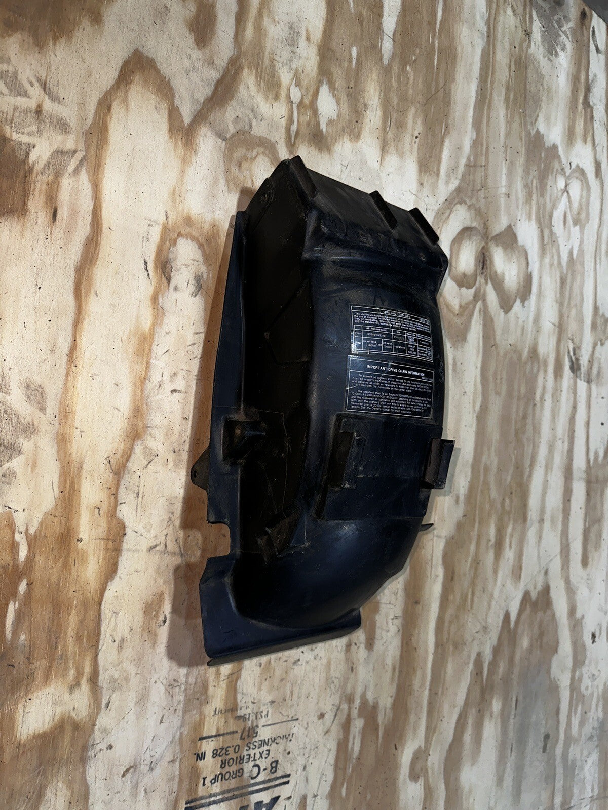 85 - 87 KAWASAKI NINJA ZX 600 ZX600 BLACK REAR INNER PLASTIC FENDER undertail 