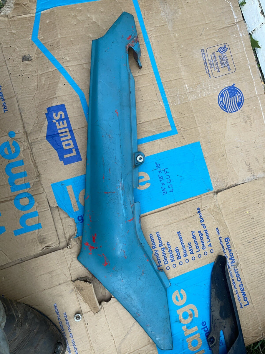 1994 Suzuki GS500E RIGHT REAR BACK TAIL FAIRING SHROUD PLASTIC GS 500 94