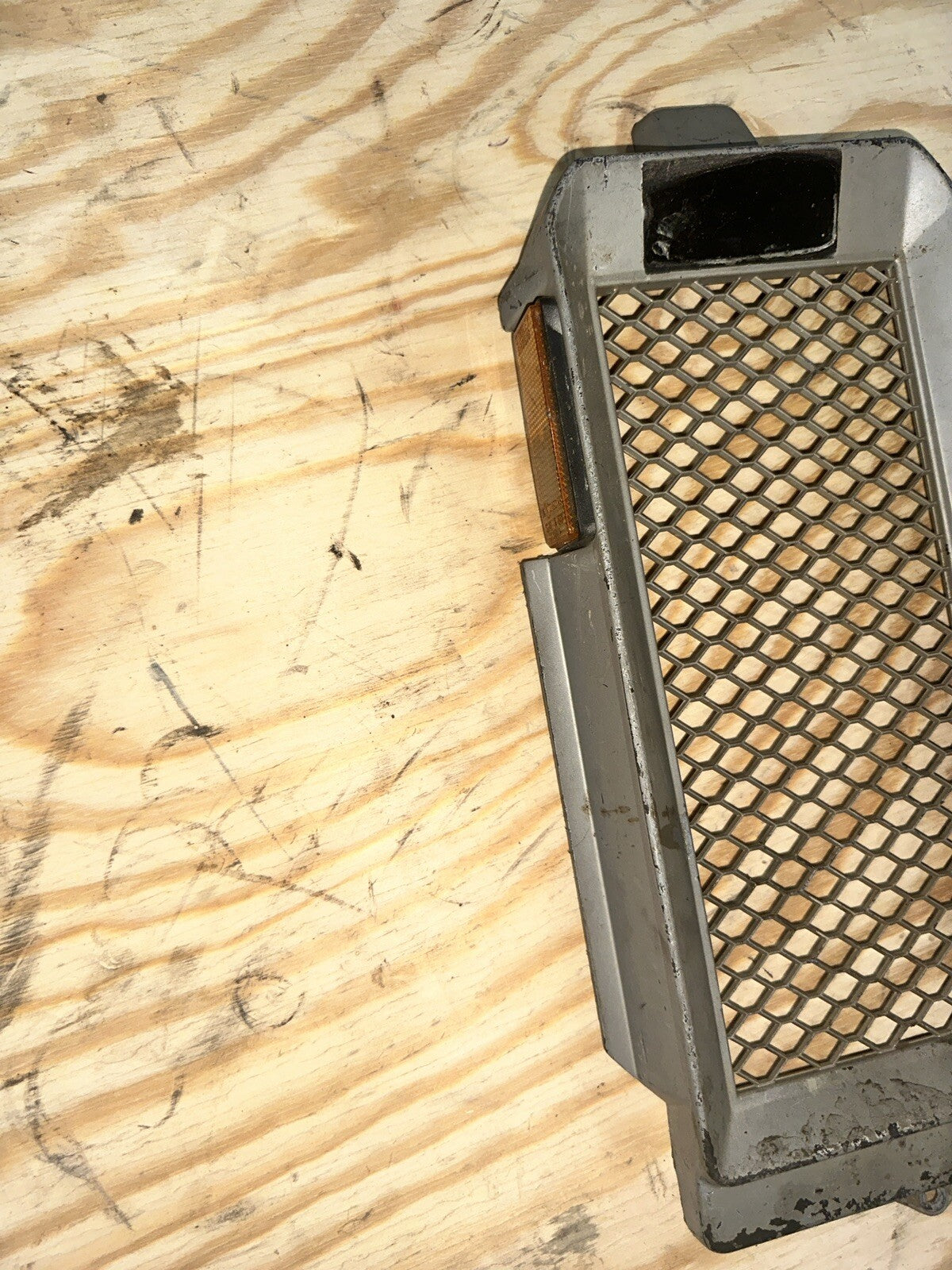 1985-86 HONDA VT500C VT500 VT 500 C SHADOW RADIATOR GRILL GUARD COVER OEM