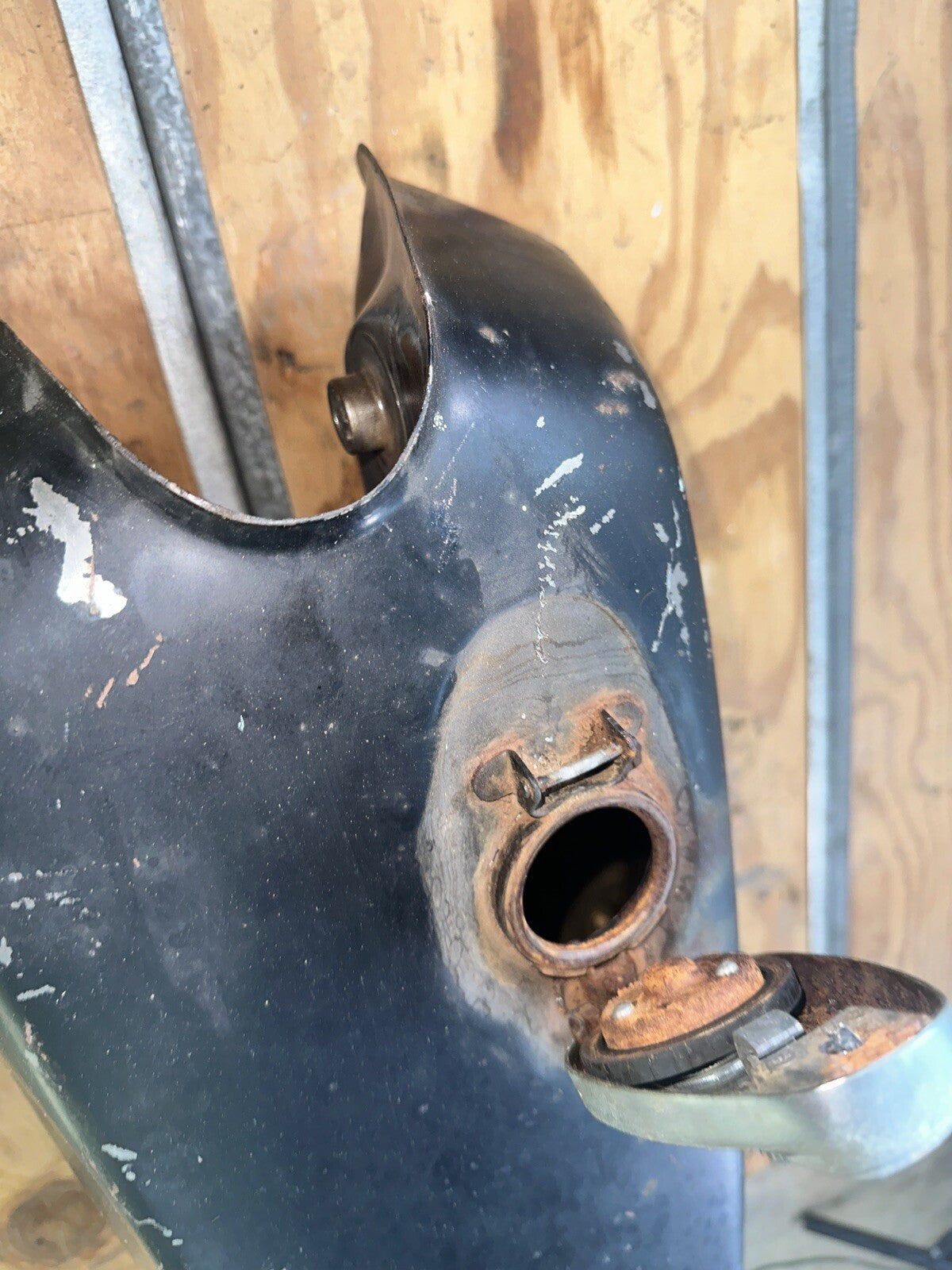 1976 1977 Yamaha XS500 XS 500 OEM Fuel Gas Tank 1A8-24110-01-09