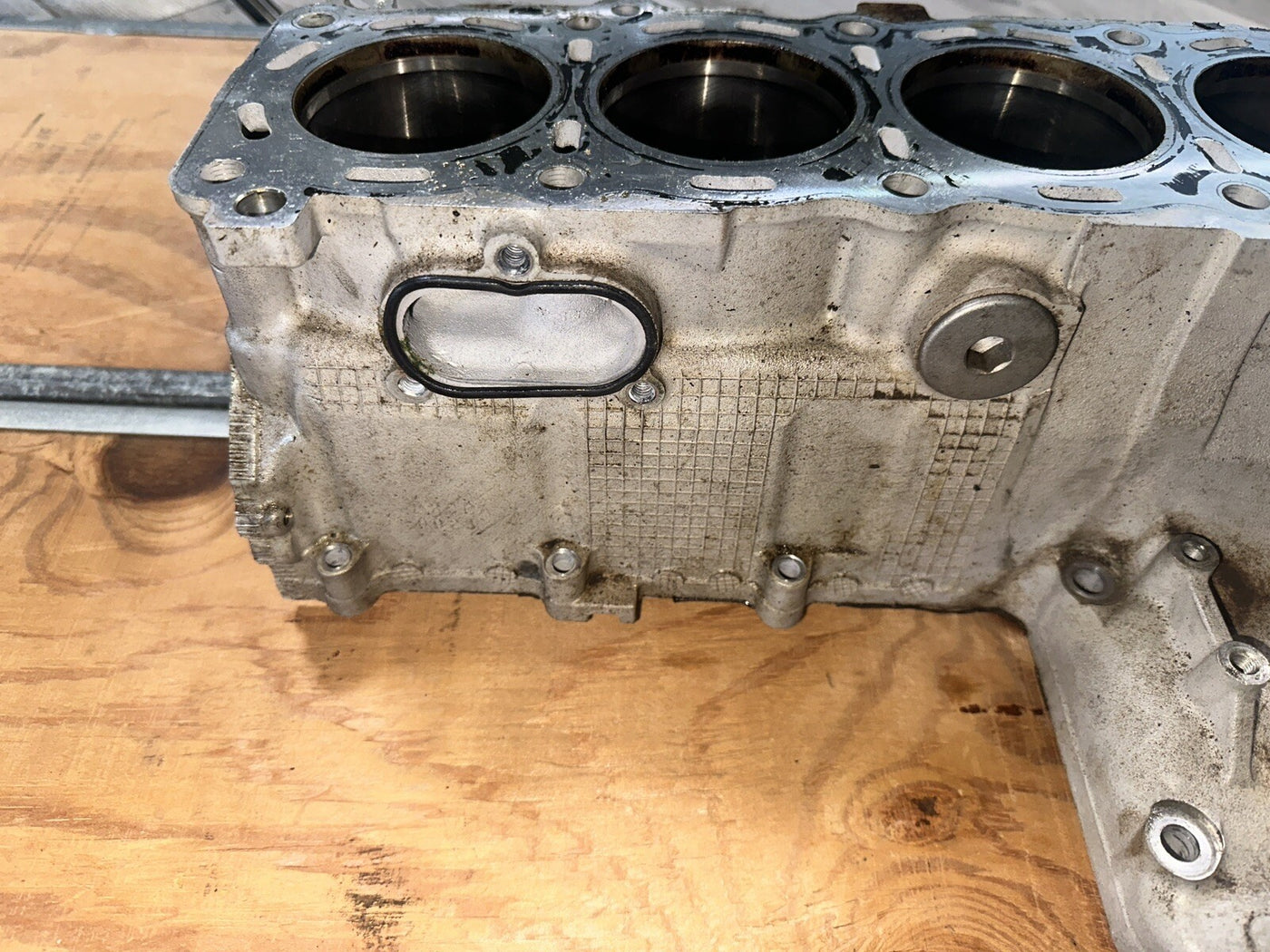 01 02 03 2001 Suzuki Gsxr 600 Engine Upper Case Cases Block Crank Motor Oem JUG