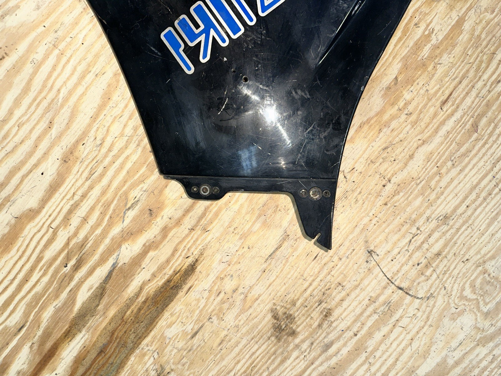 86-88 Suzuki GSXR 750 Right Side Fairing Cowling 94440-27A0 Cracks