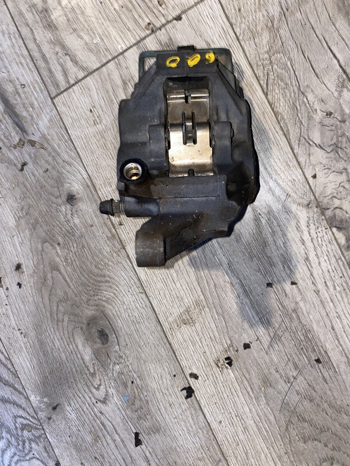 YAMAHA YZF600 YZF1000 LEFT FRONT BRAKE CALIPER (YBC170)
