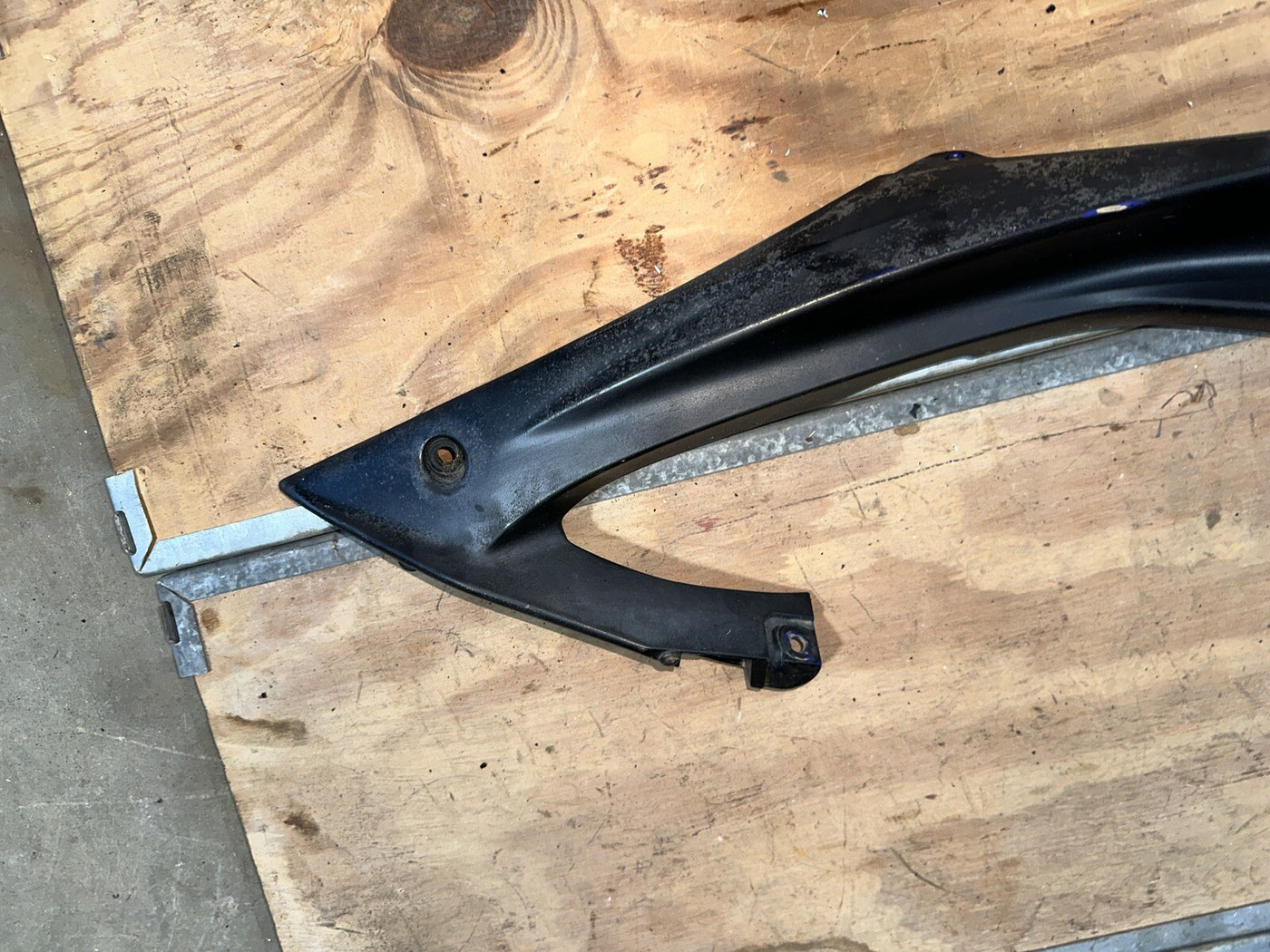 08-16 YAMAHA YZF R6 RIGHT UPPER MID SIDE FAIRING COWL PLASTIC 