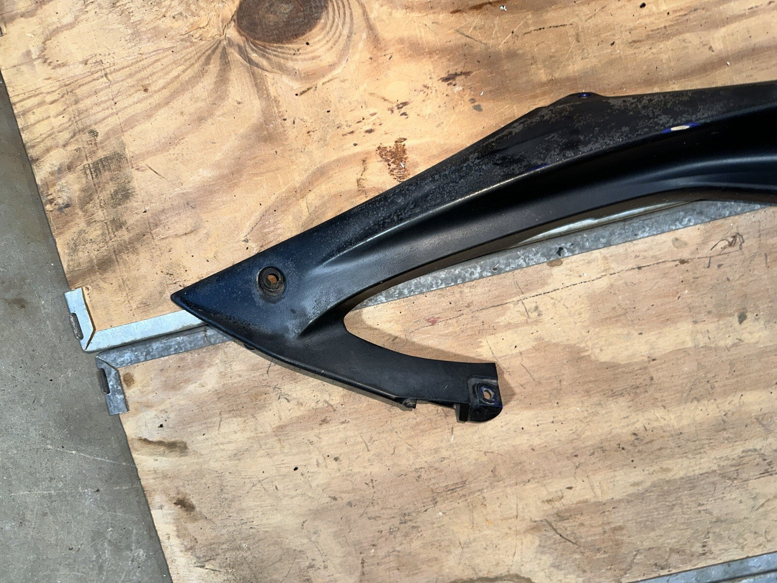 08-16 YAMAHA YZF R6 RIGHT UPPER MID SIDE FAIRING COWL PLASTIC 