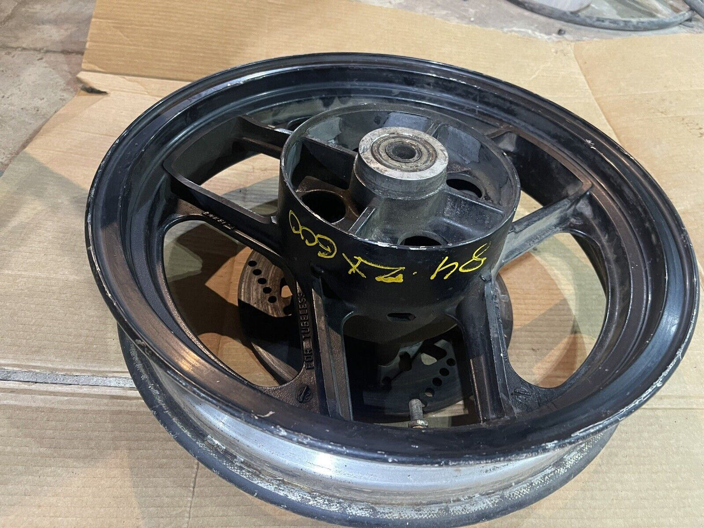 84 KAWASAKI ZX600 REAR WHEEL RIM