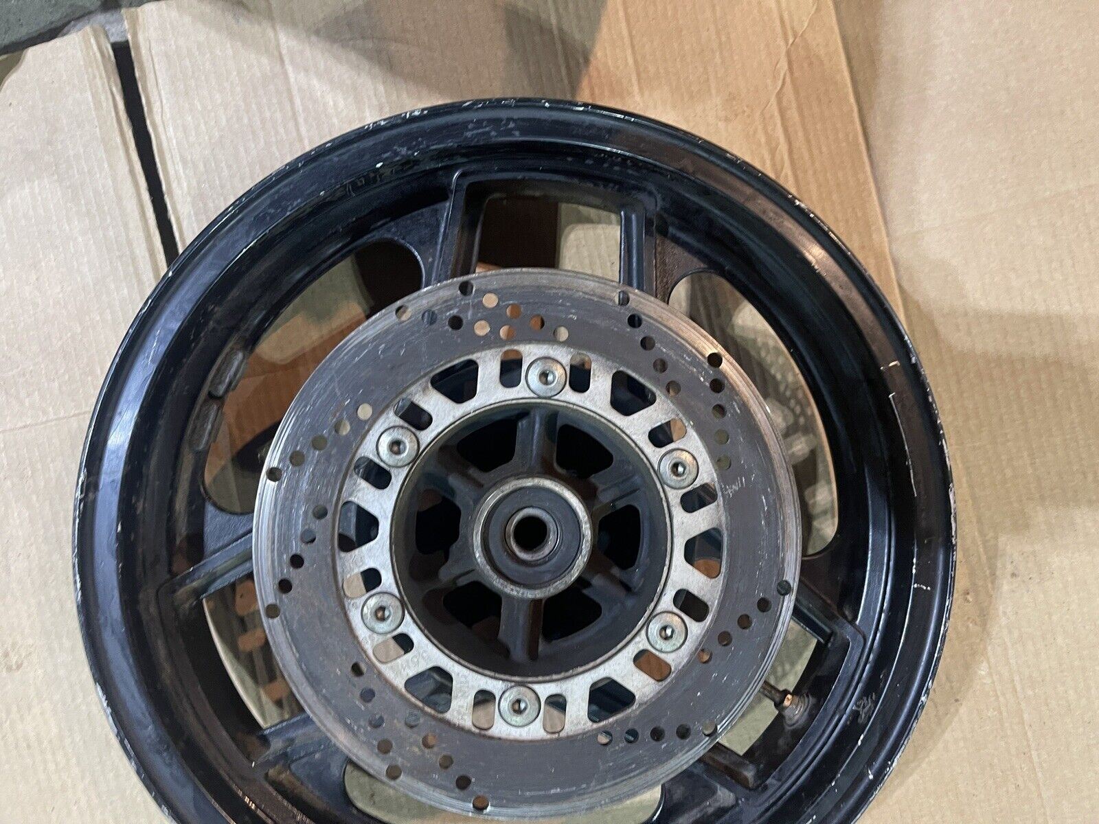 84 KAWASAKI ZX600 REAR WHEEL RIM