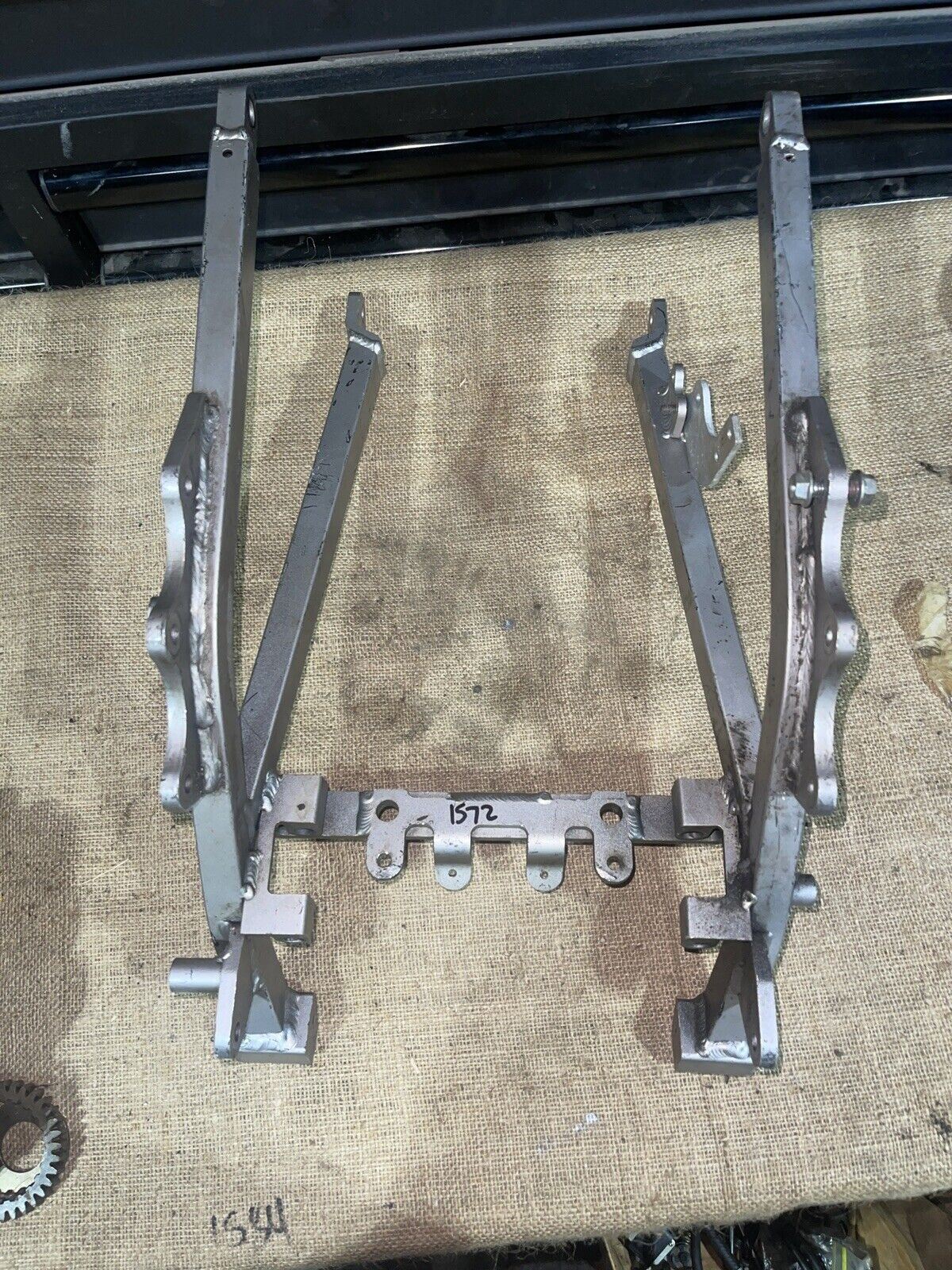 Kawasaki Ninja ZX7 ZX7 ZX 7 750  ZX750 Rear SubFrame frame mount bracket 89 90