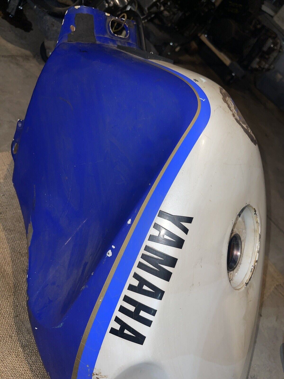 1988 YAMAHA FZR1000 GAS TANK FUEL CELL PETROL RESERVOIR