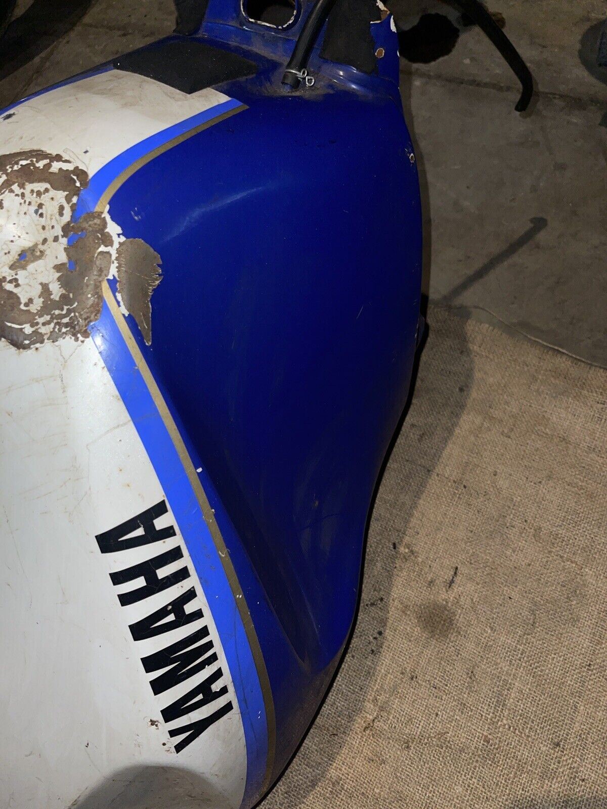 1988 YAMAHA FZR1000 GAS TANK FUEL CELL PETROL RESERVOIR