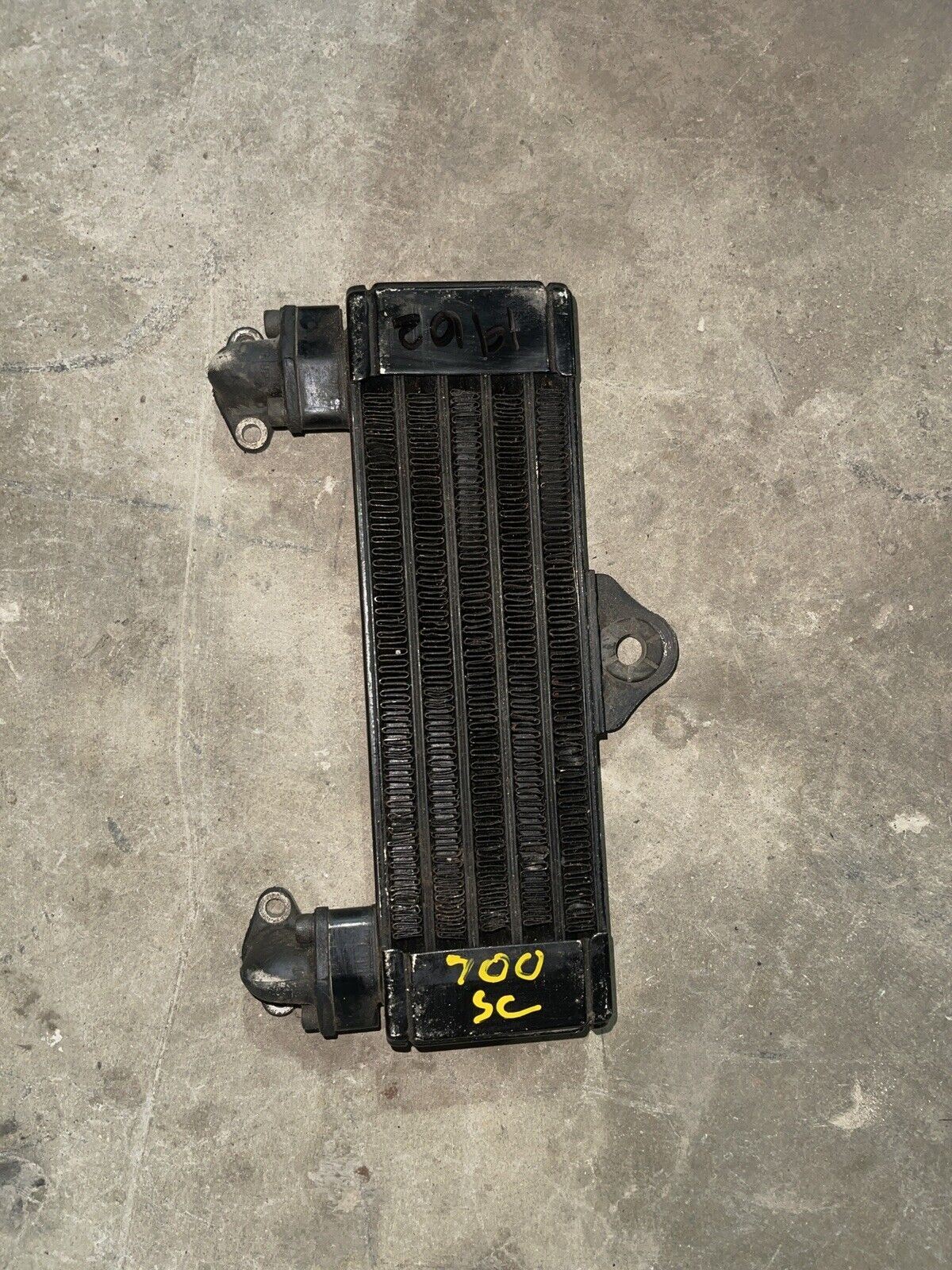 1984 Honda CB700SC CB700 Nighthawk S ' oil cooler radiator unit