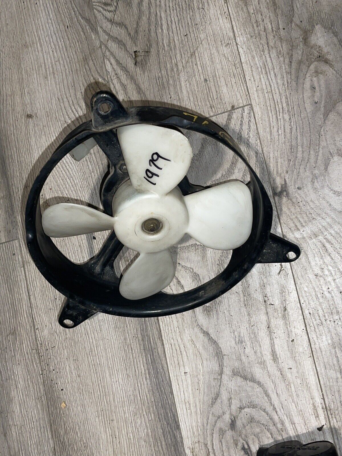 76 HONDA GL1100 GL1100I GOLDWING RADIATOR FAN