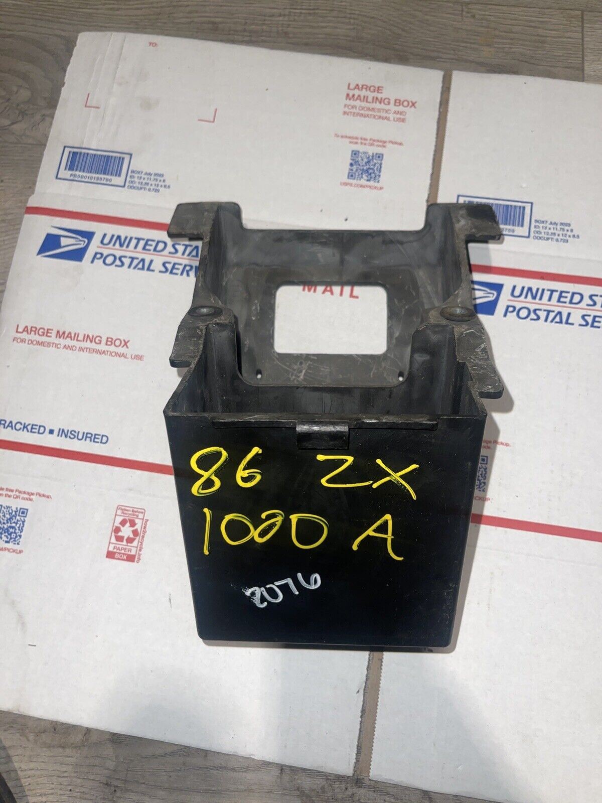 86 KAWASAKI ZX1000 ZX 1000A NINJA BATTERY BOX