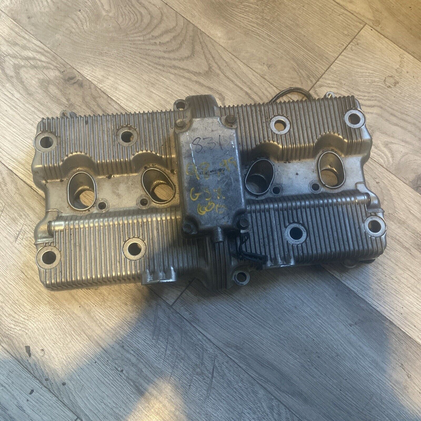 98-99 Suzuki GSX600 cylinder head valve cover