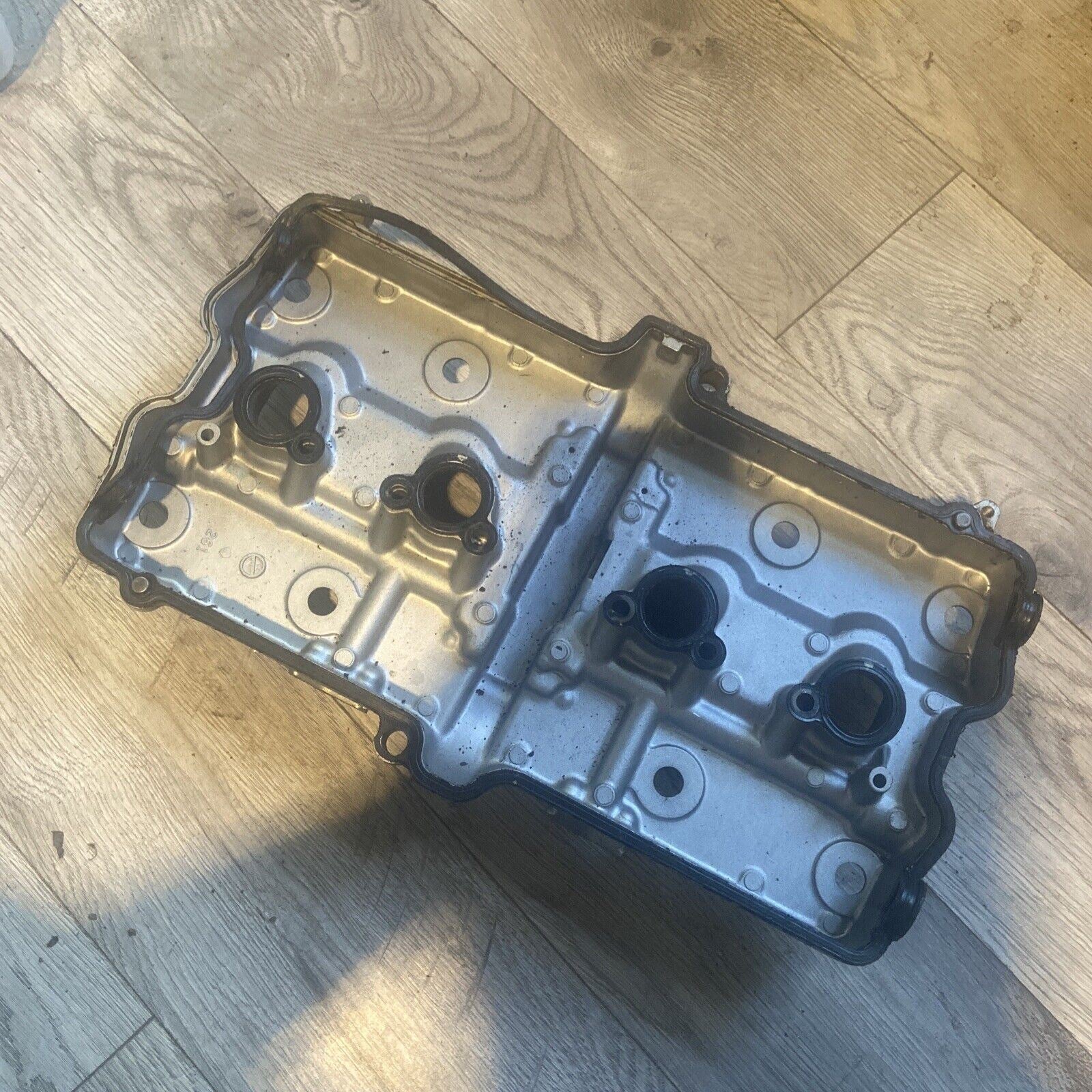 98-99 Suzuki GSX600 cylinder head valve cover