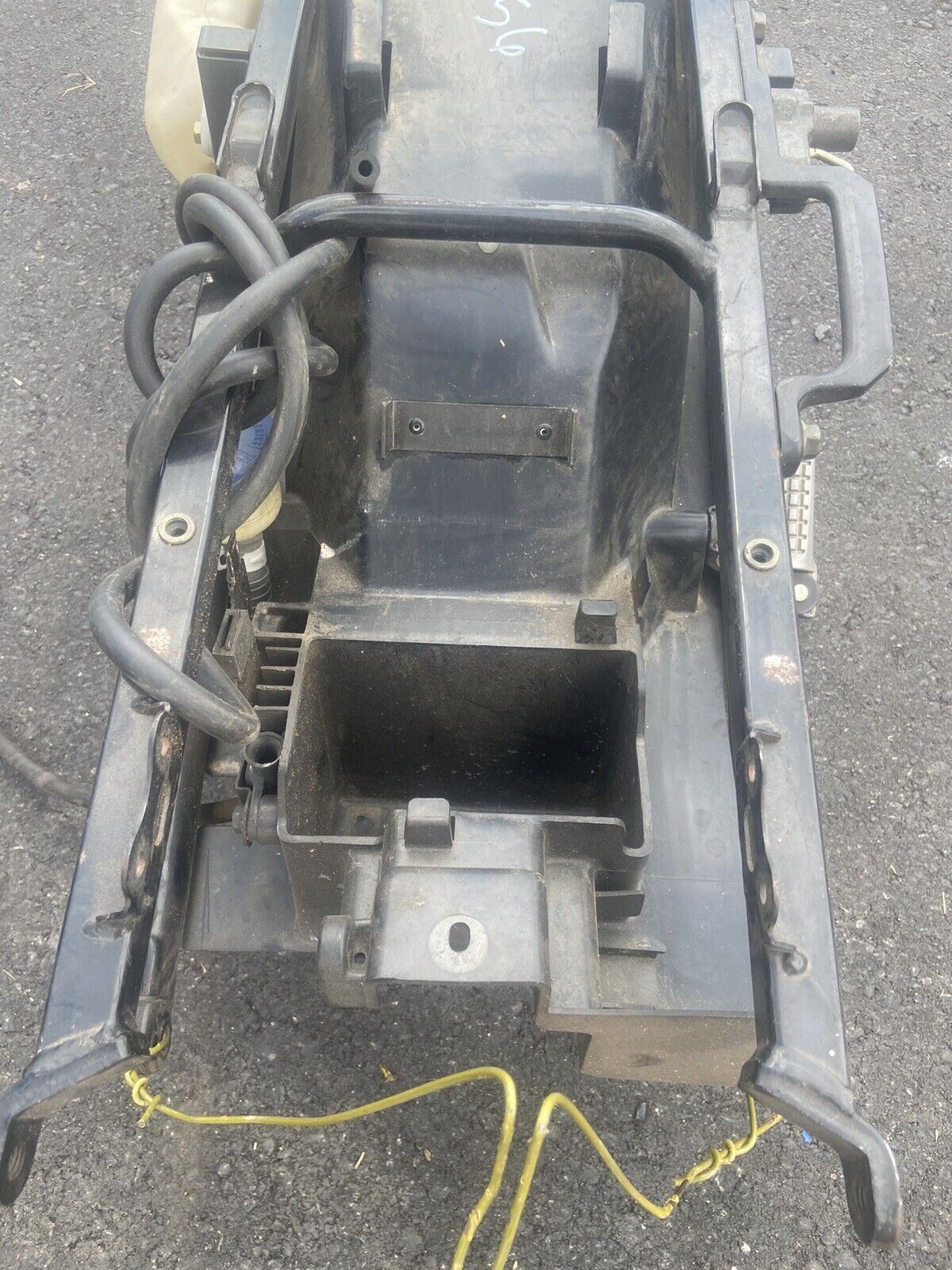 1990 KAWASAKI ZX6 REAR BACK SUBFRAME With BATTERY TRAY, Tail Light