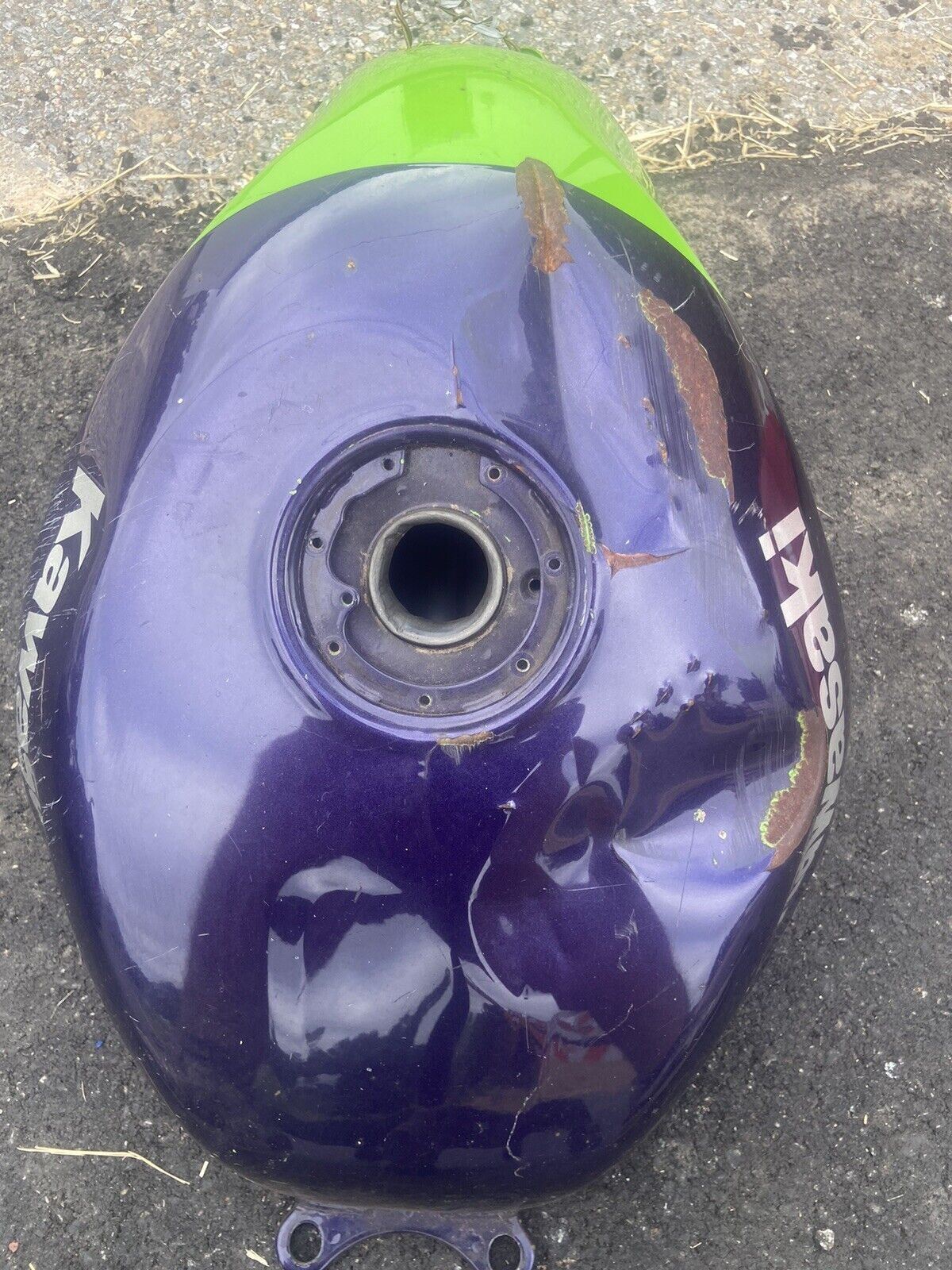 98 KAWASAKI Zx6 GAS TANK FUEL CELL PETROL RESERVOIR