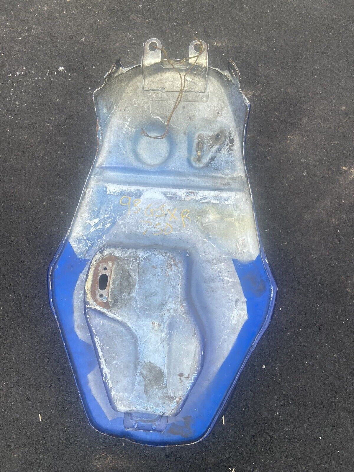 1993 SUZUKI GSXR-750 GAS FUEL TANK