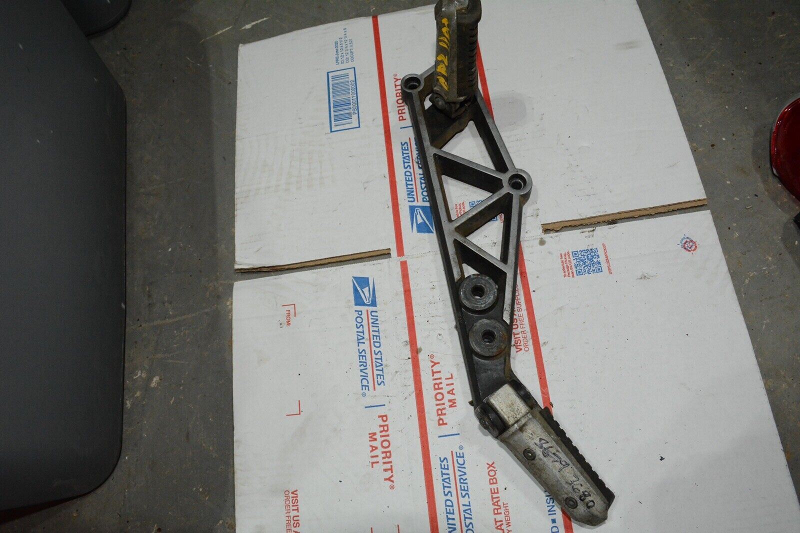 1983 Kawasaki GPz1100  OEM LEFT REAR BACK PASSENGER PEG BRACKET