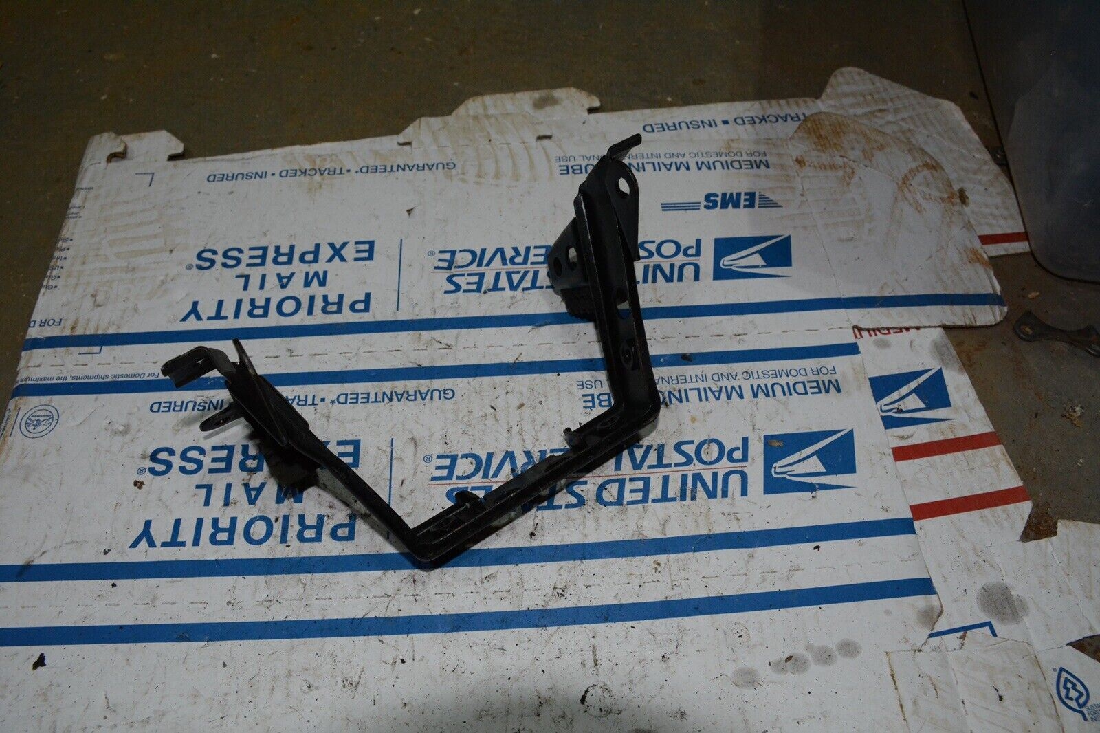 91-06 SUZUKI GSX600F  KATANA SEAT MOUNT BRACKET