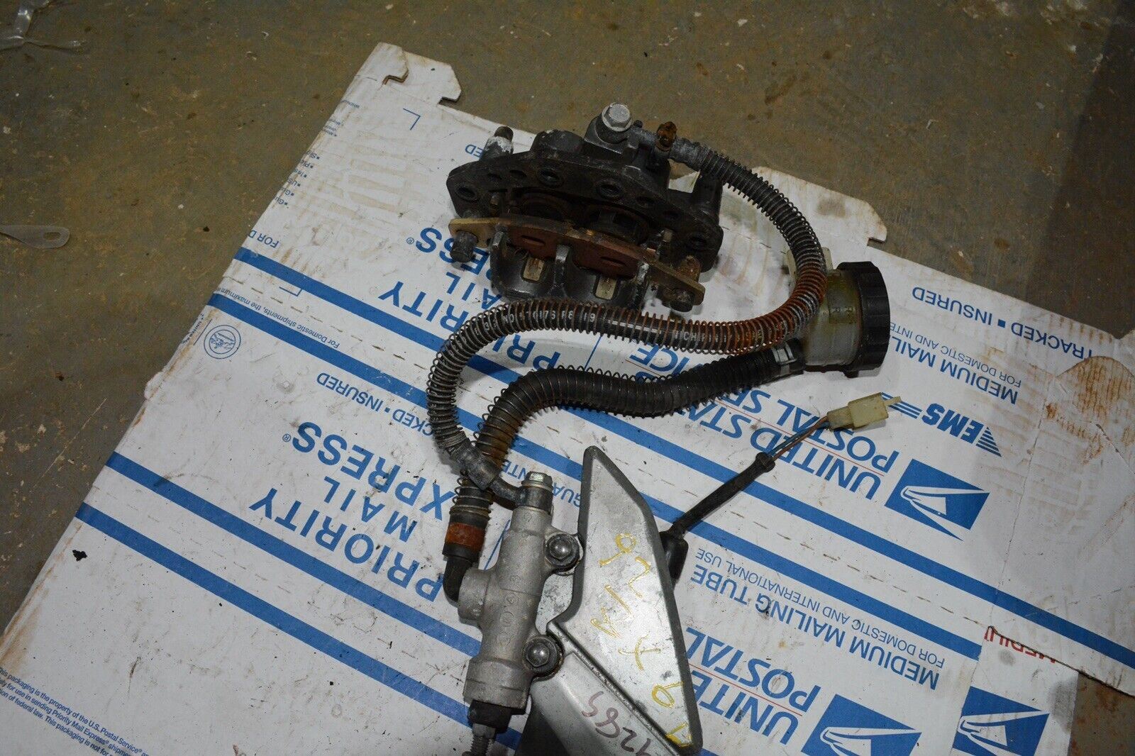 92 kawasaki zx6 right rearset, caliper, master cylinder