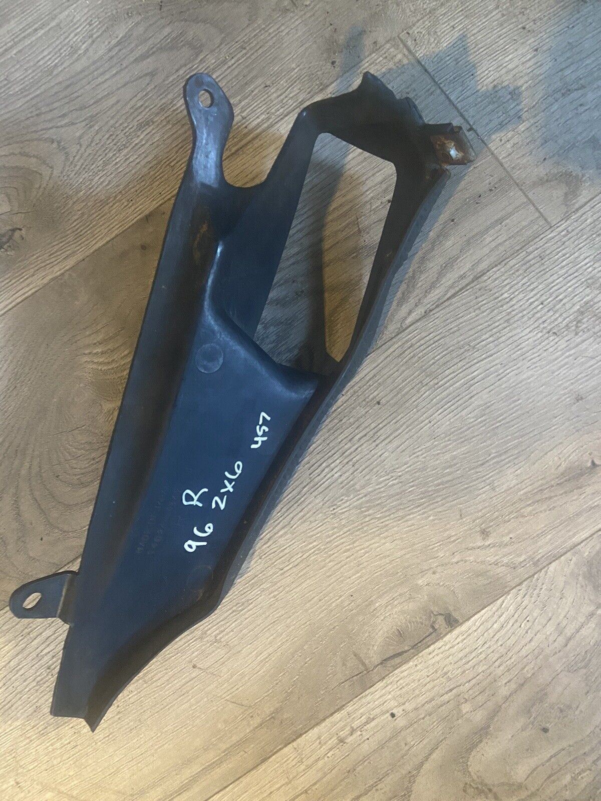 96 KAWASAKI NINJA ZX6R RIGHT  LOWER SIDE FAIRING