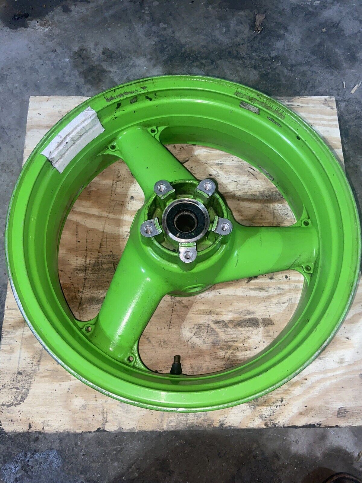 94 95 Kawasaki Ninja ZX7R ZX7 ZX750L ZX 750 Rear Rim Wheel