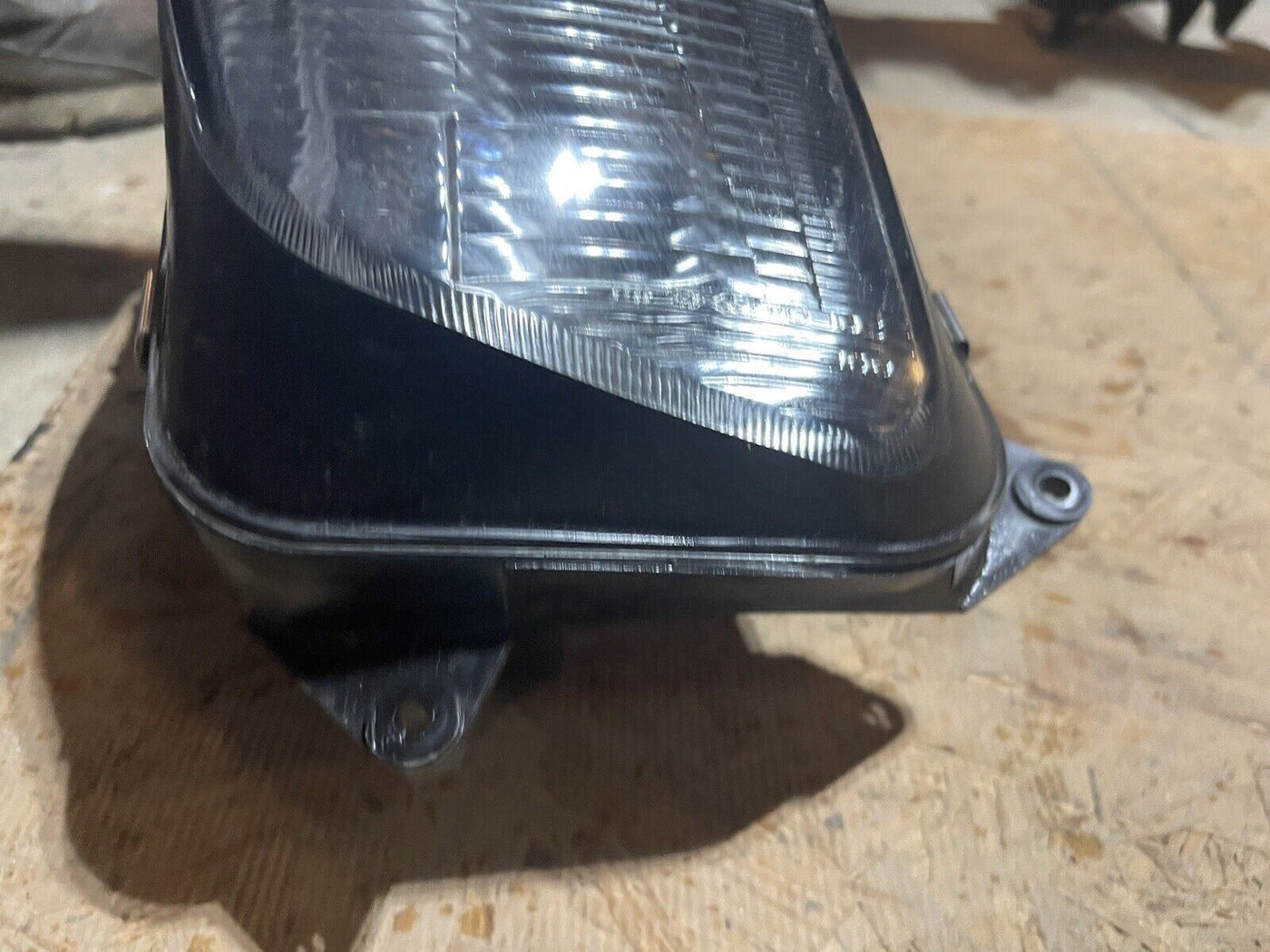 1997 KAWASAKI NINJA ZX6R ZX600 F3 (#300) HEADLIGHT HEAD LAMP LIGHT