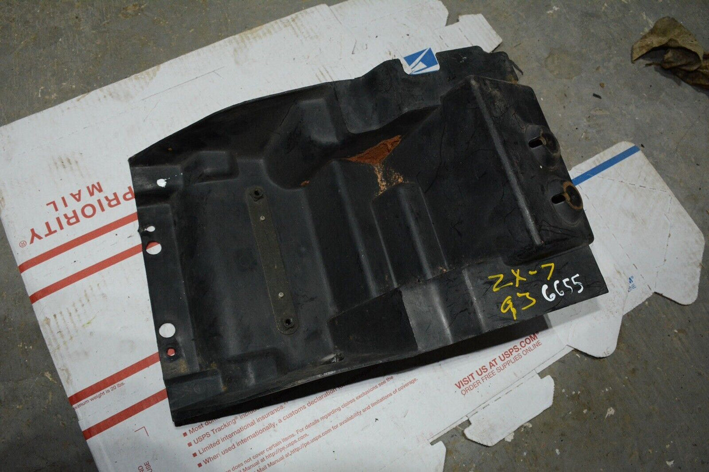 93-95 KAWASAKI NINJA ZX7R ZX750 REAR BACK TAIL UNDERTAIL BATTERY TRAY PLASTIC