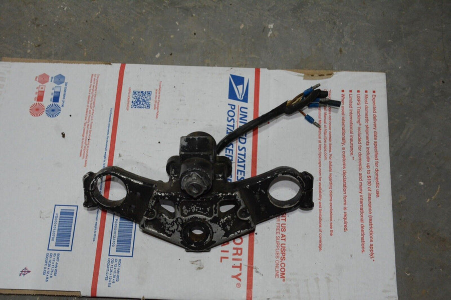 87-90 88 Kawasaki Ninja ZX750 Upper Triple Tree Clamp w/ ignition switch NO KEY