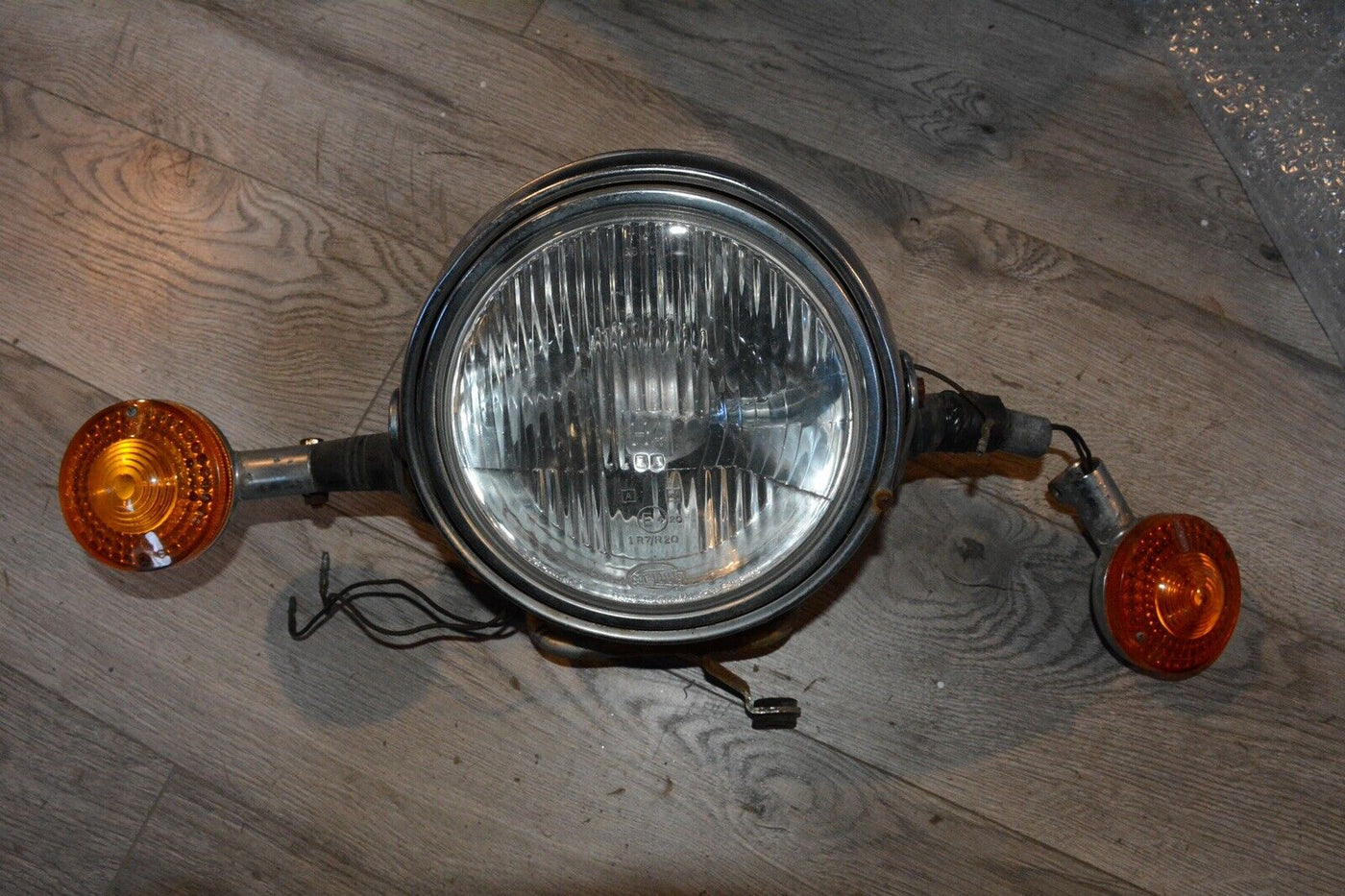 92 KAWASAKI VULCAN 750 VN750A SINGLE HEADLIGHT HEAD LAMP LIGHT