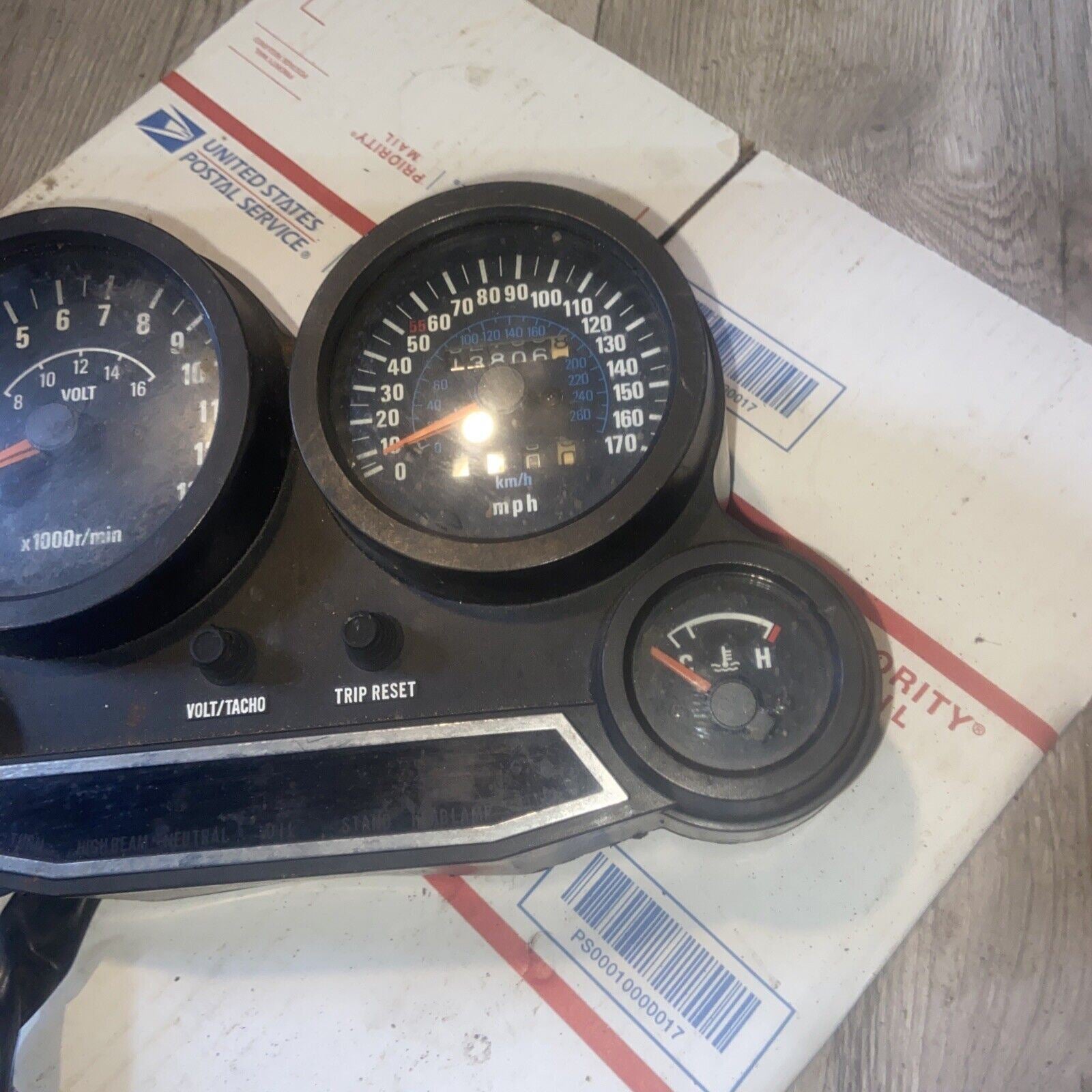 1986 86-87 KAWASAKI ZX1000 NINJA 1000R GAUGE CLUSTER SPEEDO TACH