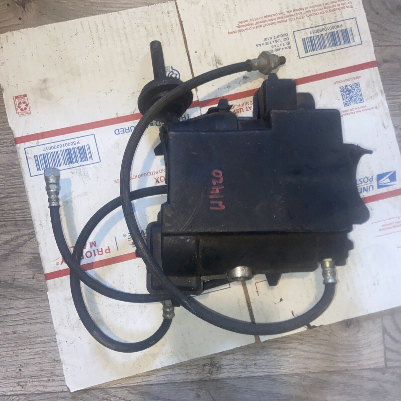 1986 Honda Goldwing GL1200 Aspencade H1100-2. air suspension compressor