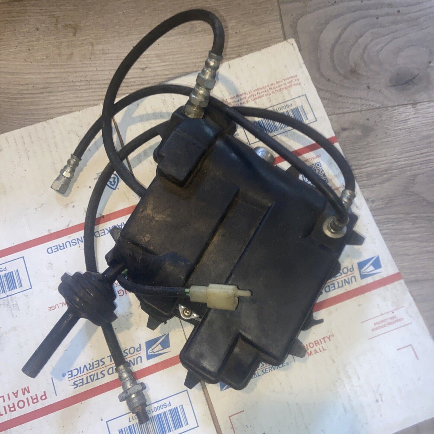 1986 Honda Goldwing GL1200 Aspencade H1100-2. air suspension compressor