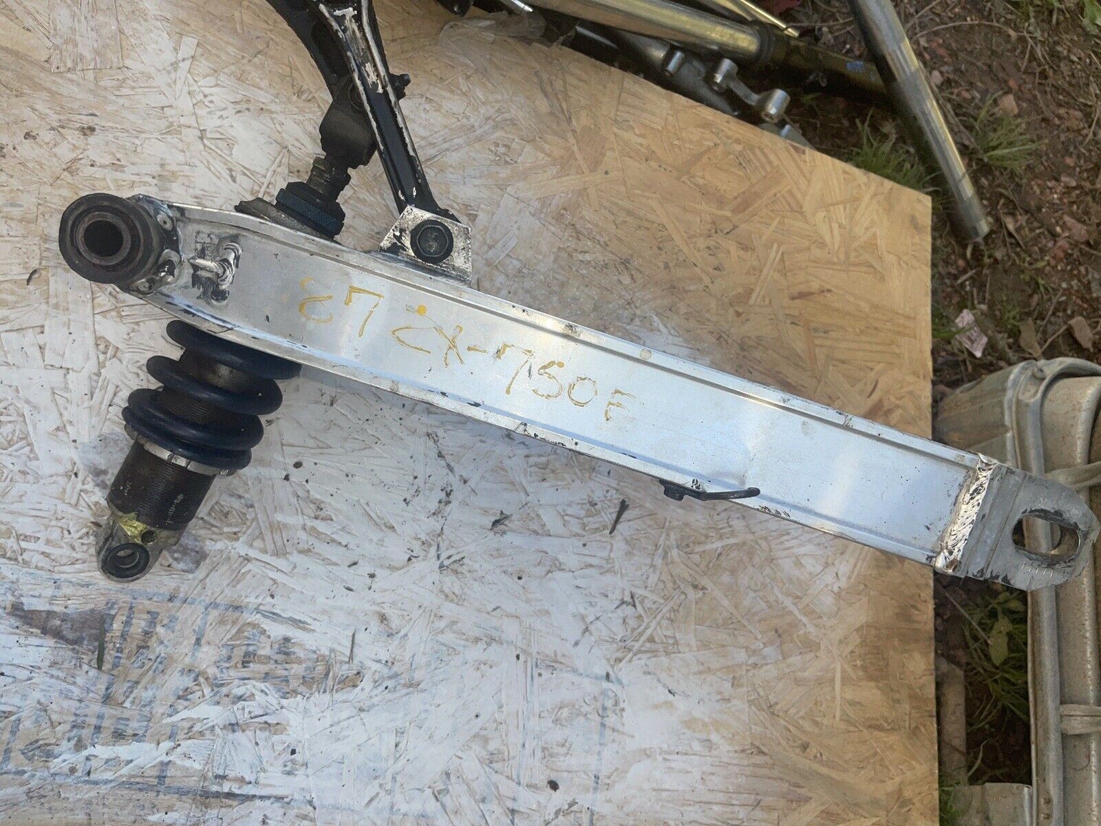 87 kawasaki zx 750 swingarm