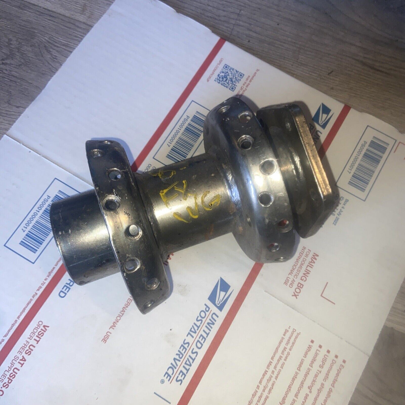 1985 VX WG AXLE FRONT WHEEL HUB