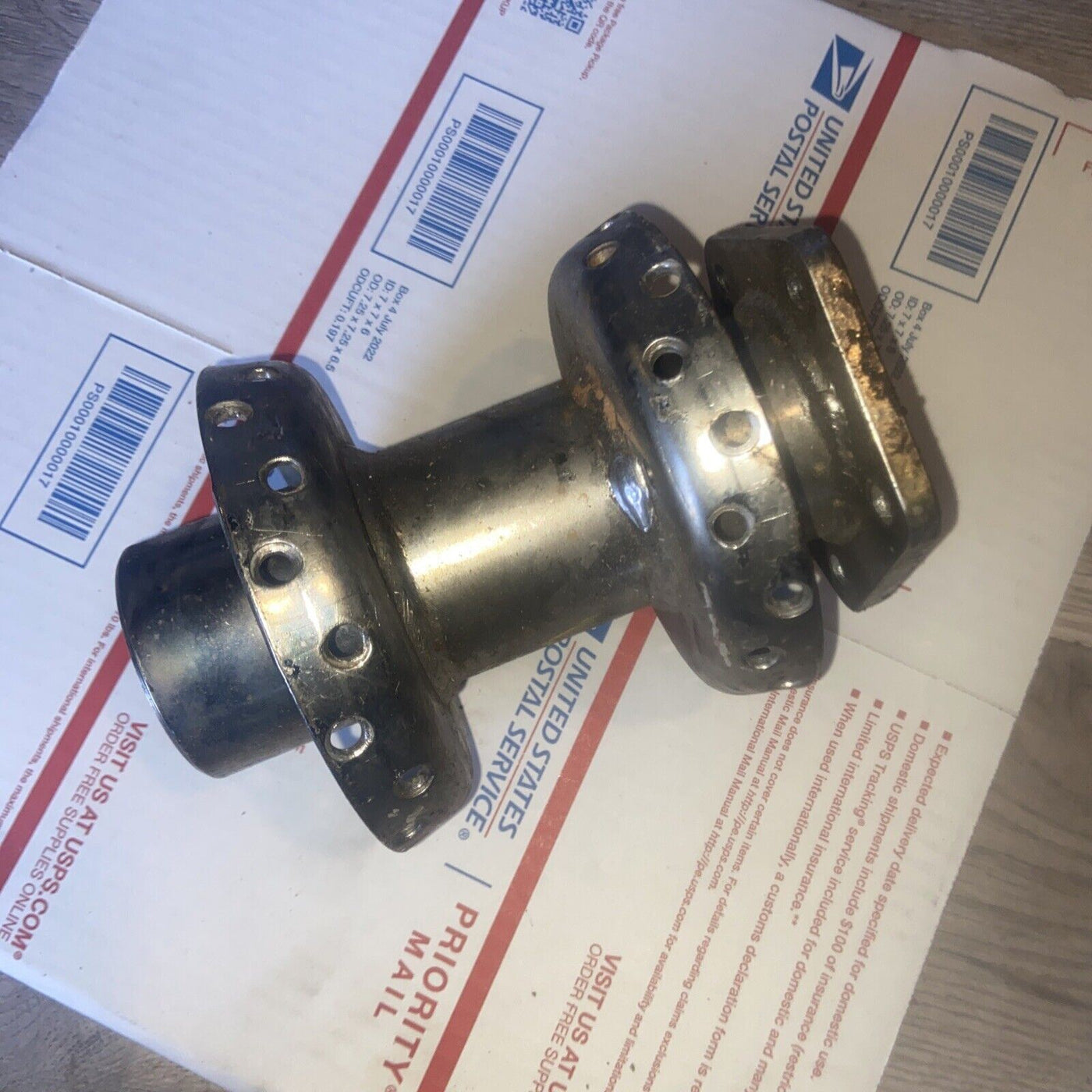 1985 VX WG AXLE FRONT WHEEL HUB