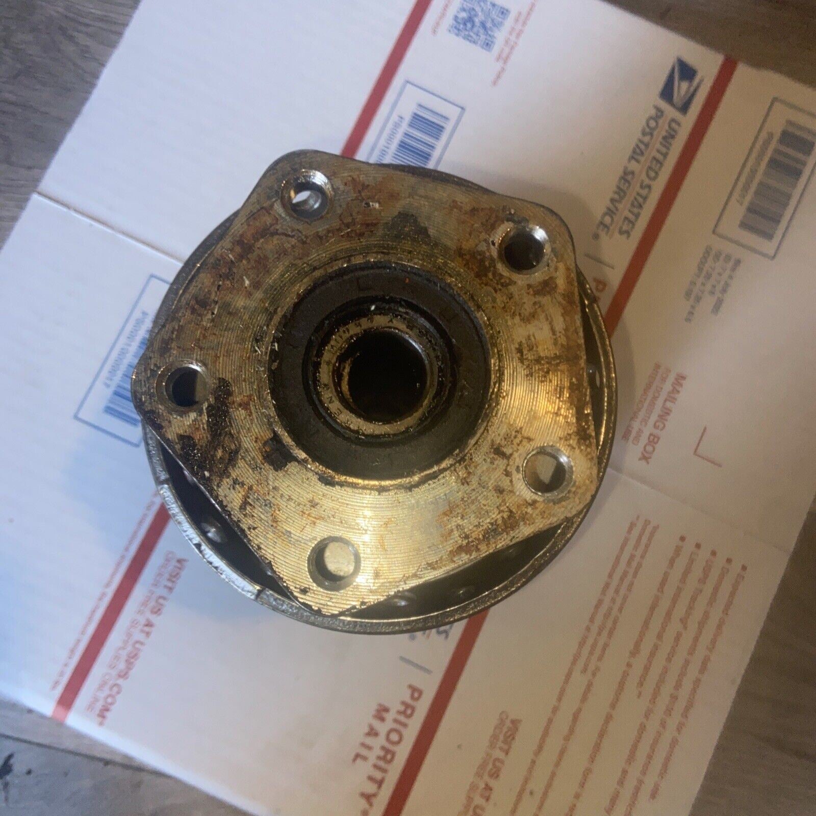 1985 VX WG AXLE FRONT WHEEL HUB