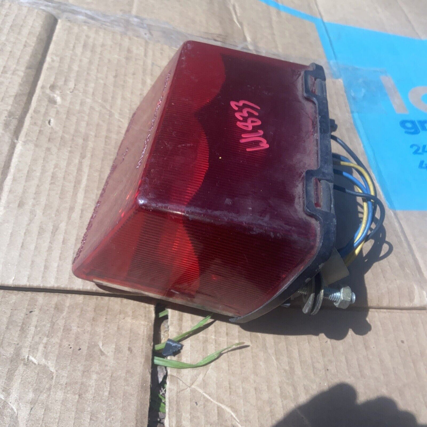 1992 YAMAHA FZR600 REAR TAIL TAILLIGHT BACK BRAKE LIGHT