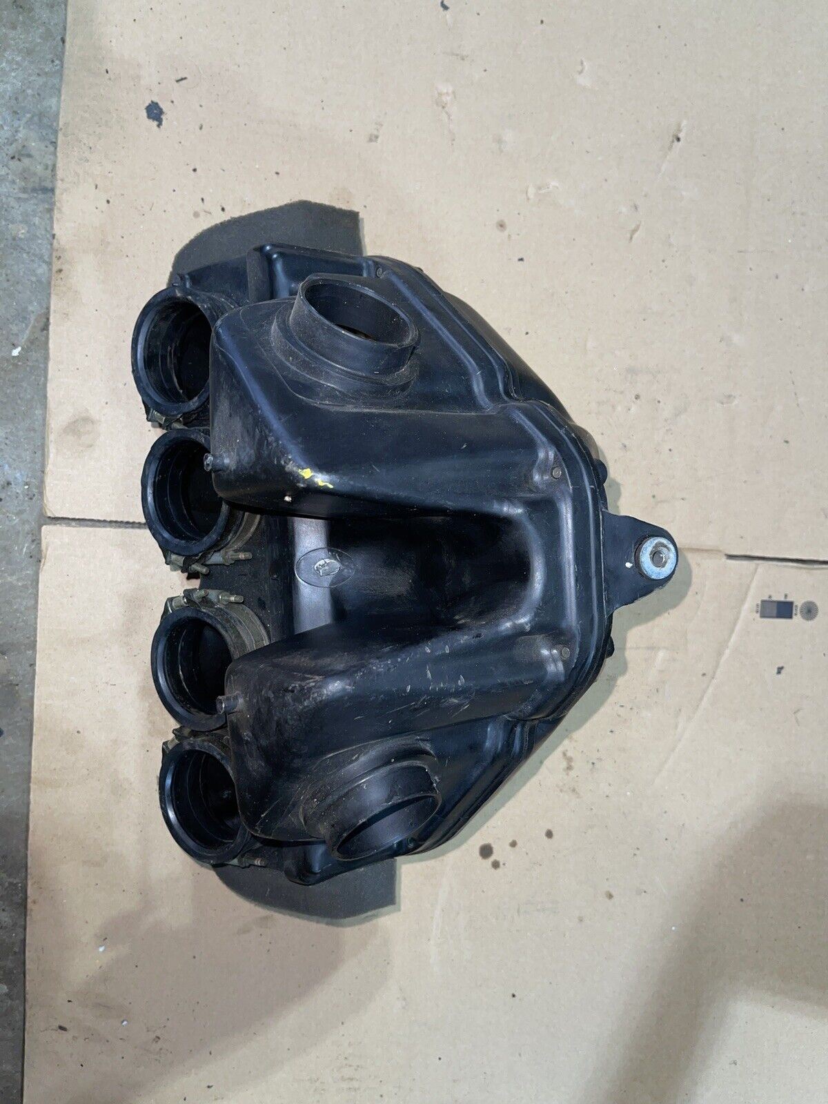 99 Yamaha YZF600 YZF600R Airbox Filter Cleaner Housing Base