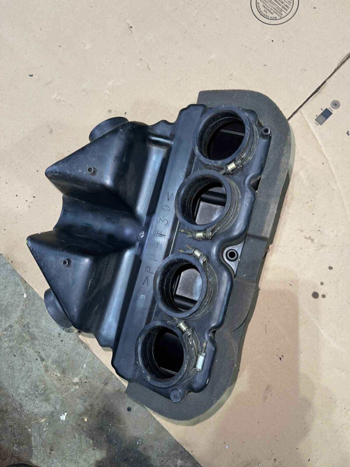 99 Yamaha YZF600 YZF600R Airbox Filter Cleaner Housing Base