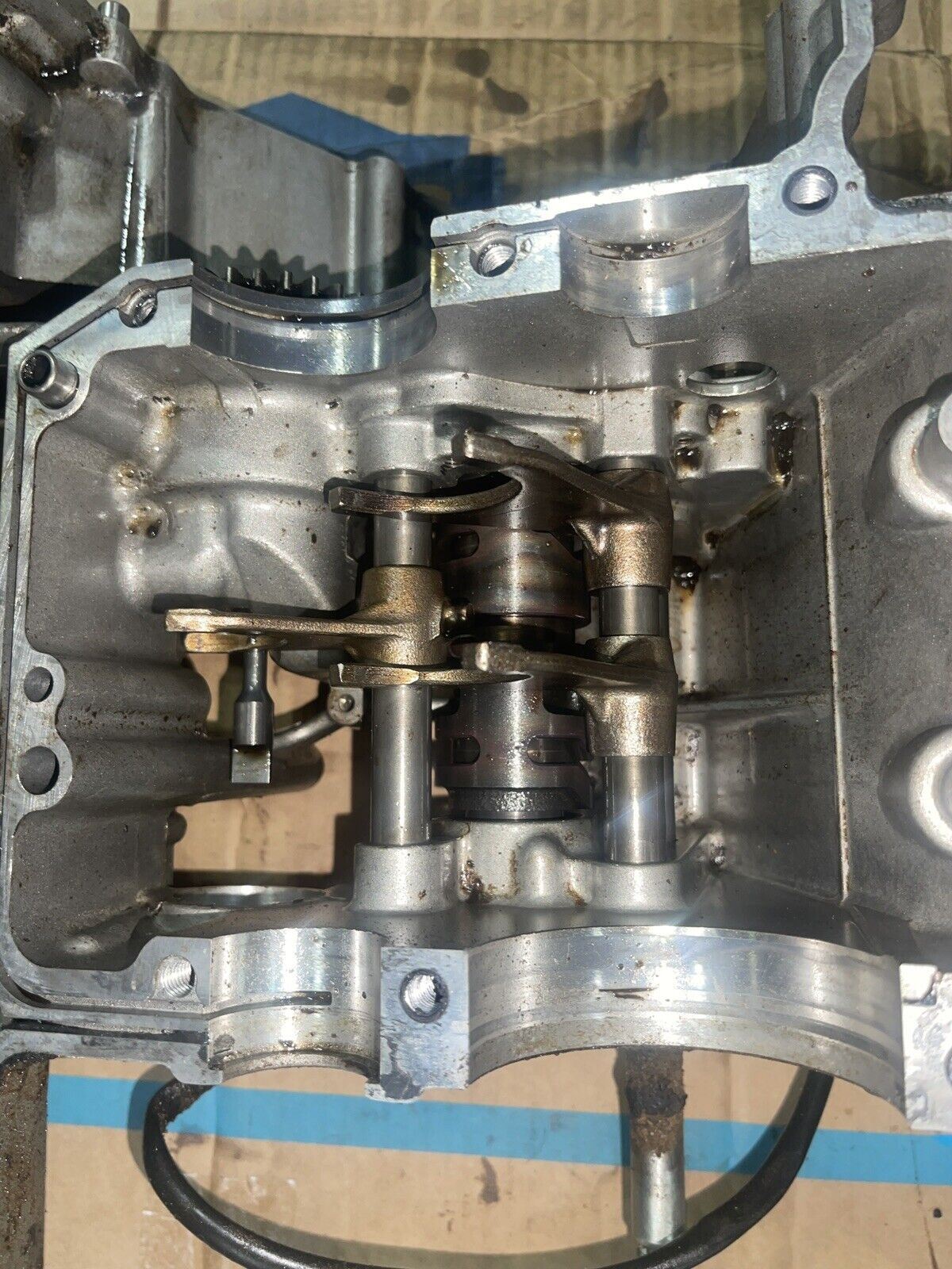 04 05 SUZUKI GSXR 600 GSXR600 ENGINE MOTOR BLOCK CASE UPPER LOWER CRANKCASE